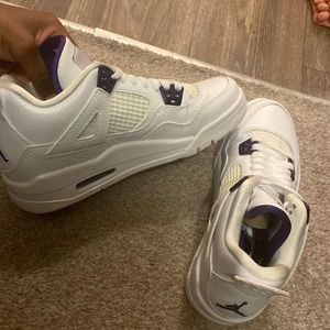 Never worn size 6 n boys 8 n women